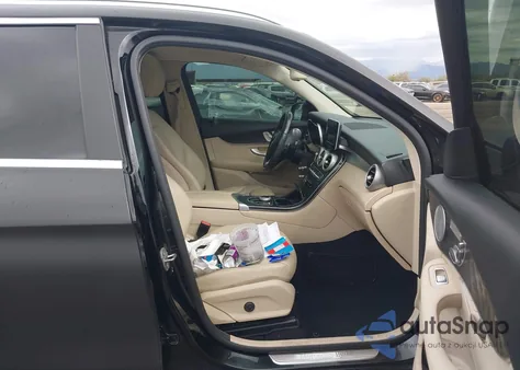 2018 Mercedes-Benz Glc 300 4Matic z USA, uszkodzony, nr VIN WDC0G4KB0JV084692